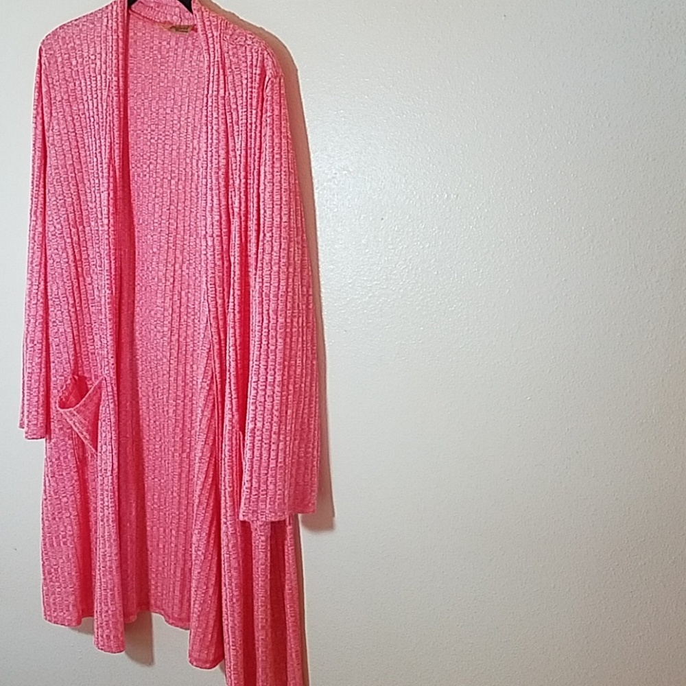 Hybrid and Company pink cardigan